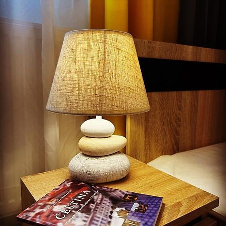 Pod Nachodskym Zamkem Apartment Ngoại thất bức ảnh