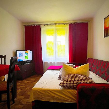 Pod Nachodskym Zamkem Apartment Ngoại thất bức ảnh