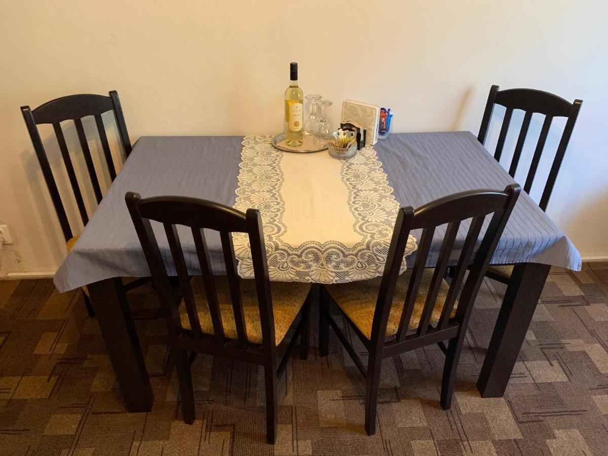Pod Nachodskym Zamkem Apartment Ngoại thất bức ảnh