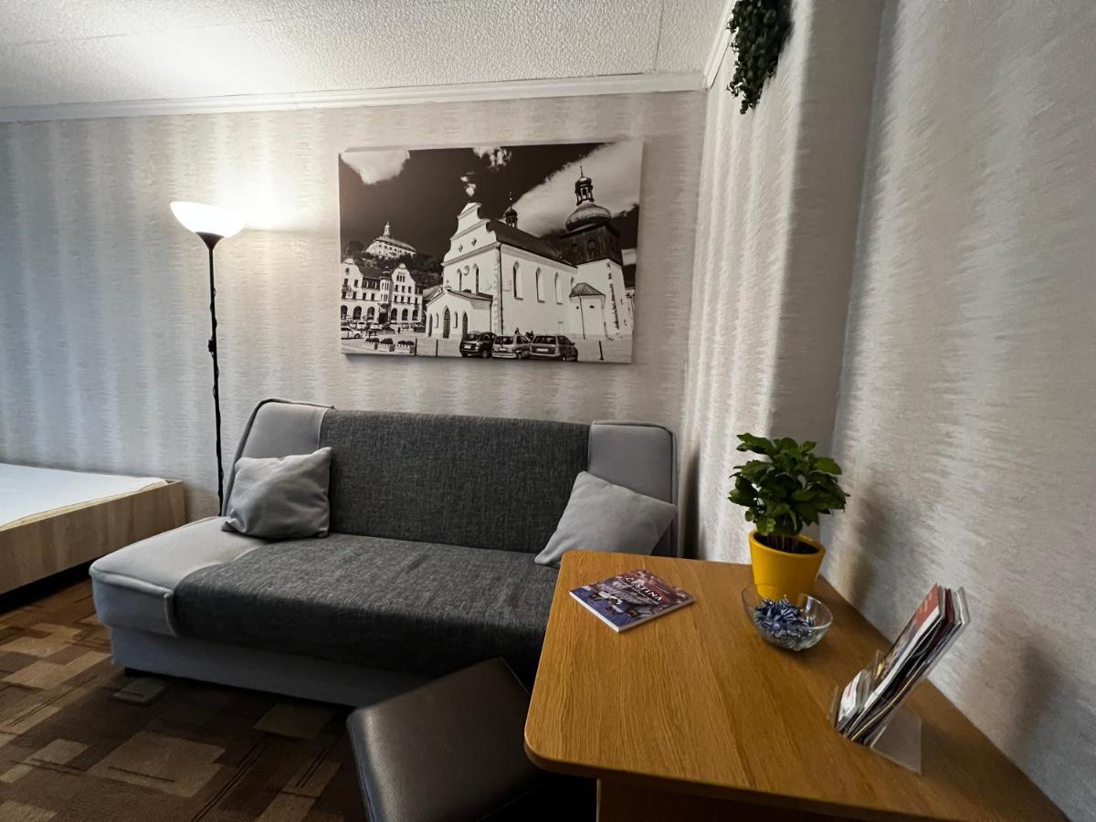 Pod Nachodskym Zamkem Apartment Ngoại thất bức ảnh