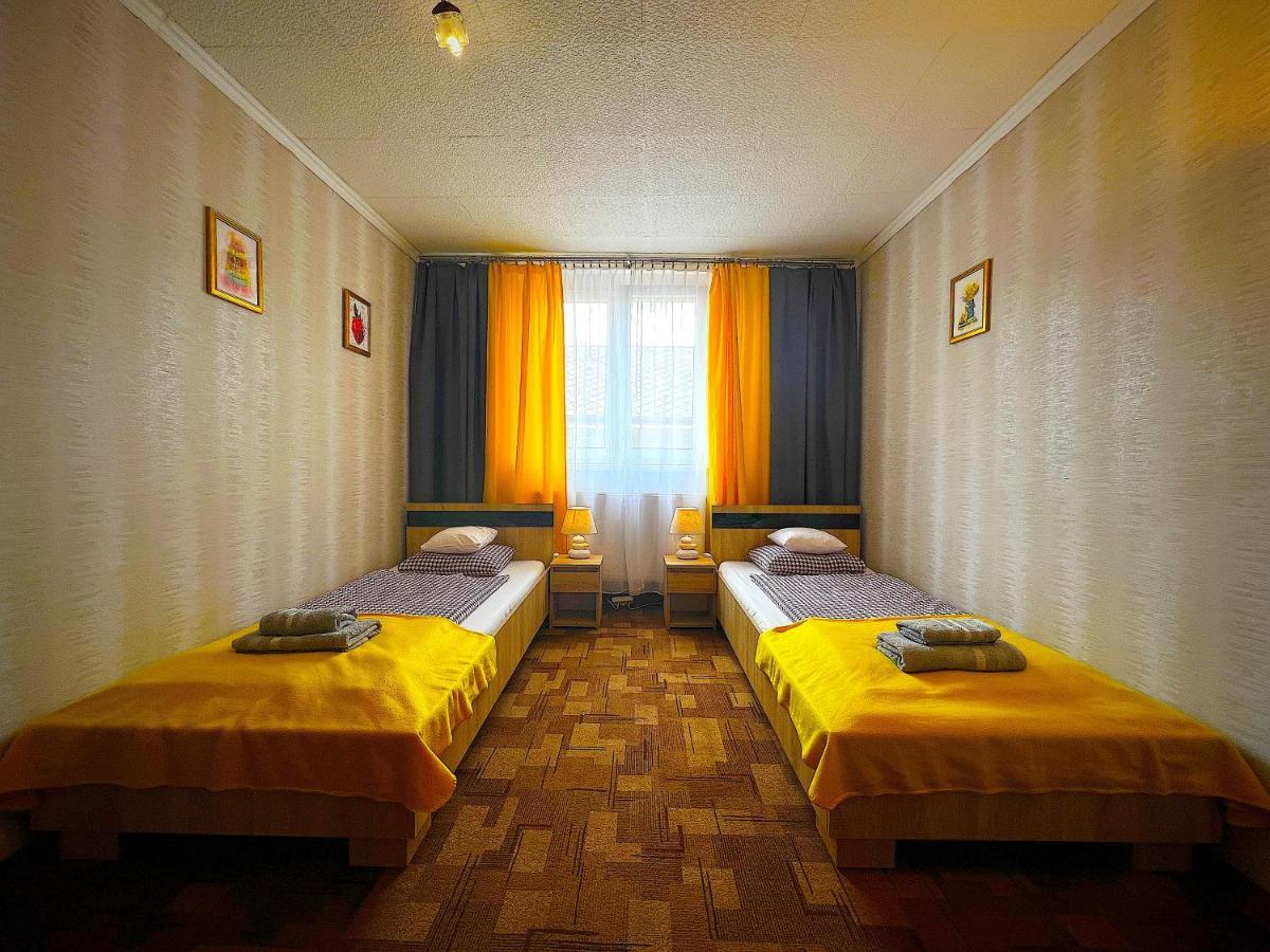 Pod Nachodskym Zamkem Apartment Ngoại thất bức ảnh