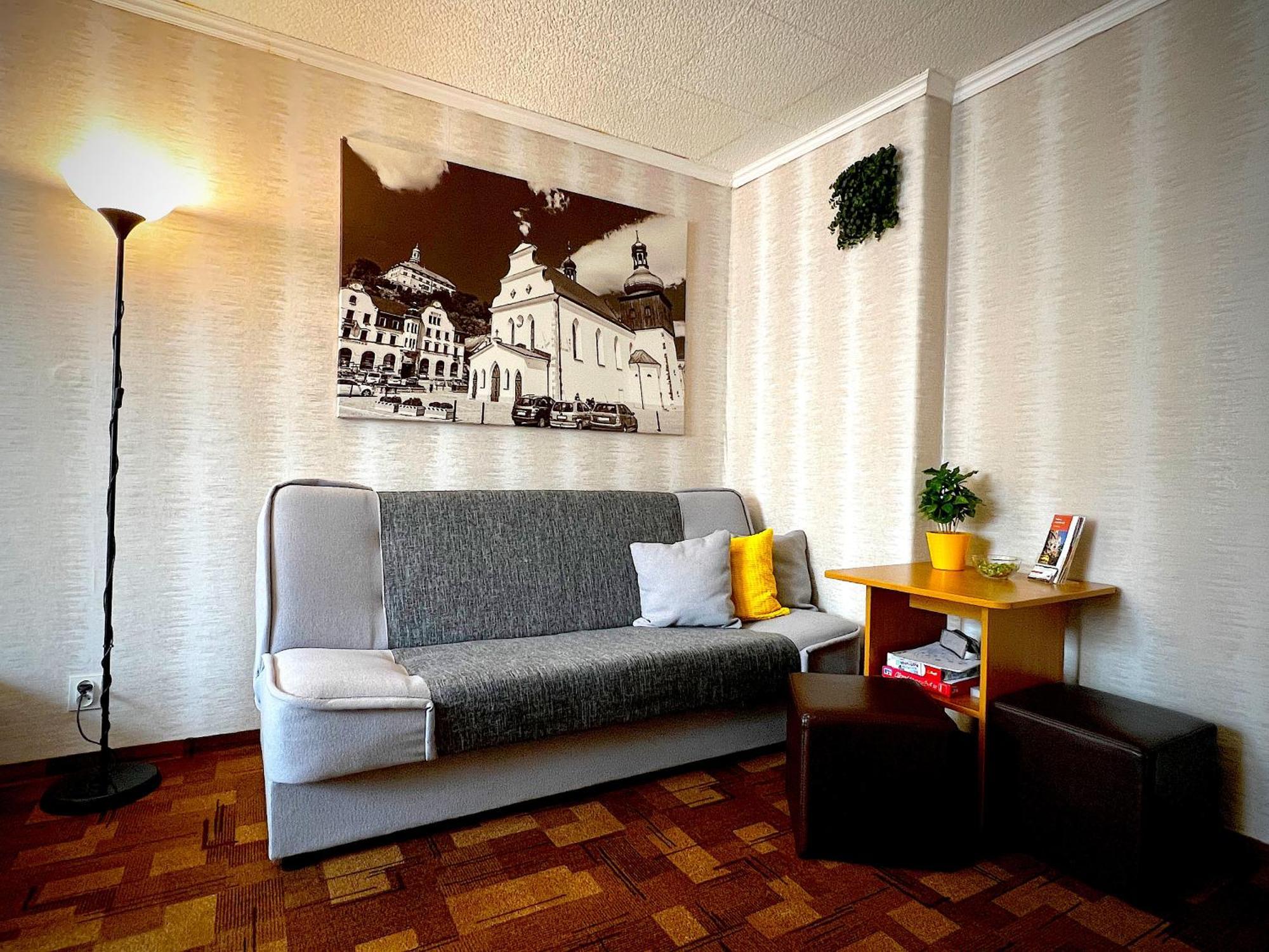 Pod Nachodskym Zamkem Apartment Ngoại thất bức ảnh