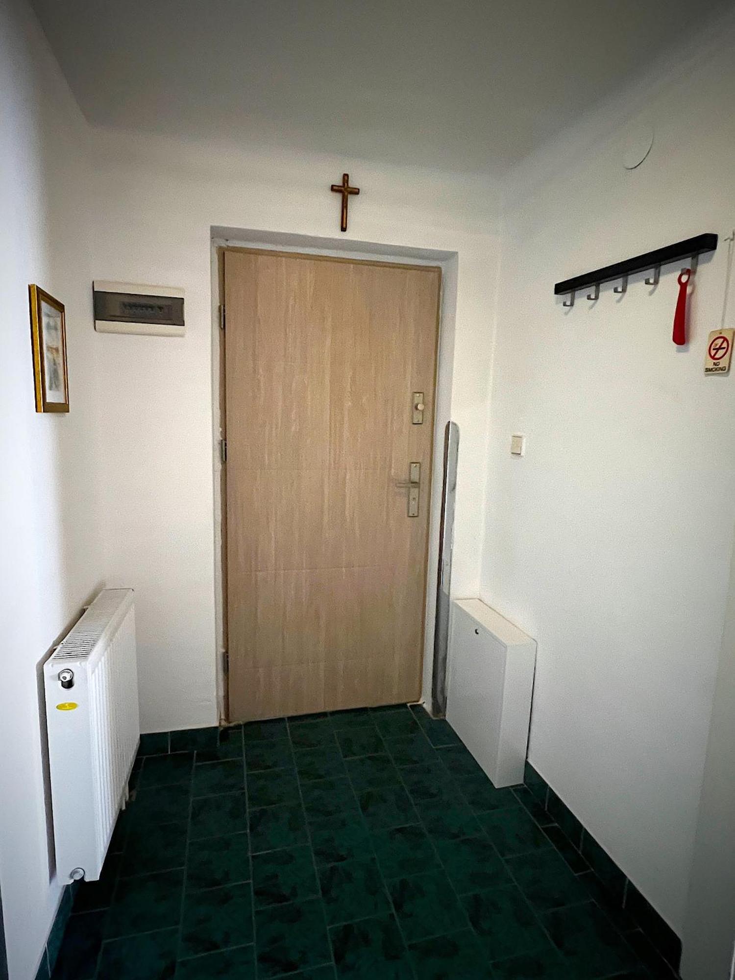 Pod Nachodskym Zamkem Apartment Ngoại thất bức ảnh