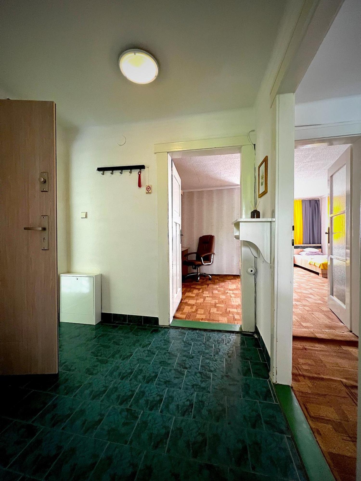 Pod Nachodskym Zamkem Apartment Ngoại thất bức ảnh